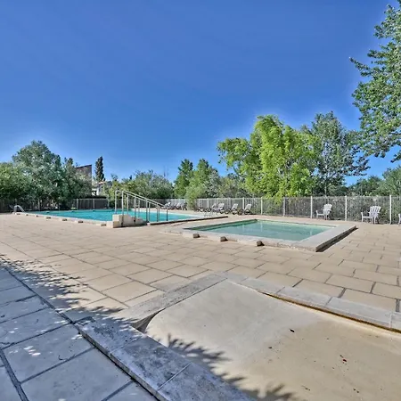 Le Petit Bonheur - Place Parking Privee - Clim - Terrasse - Piscine Partagee - Proche Parc Spirou Saint-Saturnin-les-Avignon